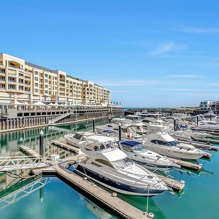 Waterfront Resort-Style Living At Glenelg Beach Adelaïde Extérieur photo