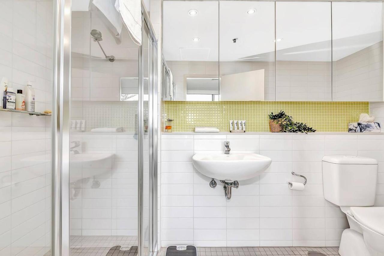 Waterfront Resort-Style Living At Glenelg Beach Adelaïde Extérieur photo